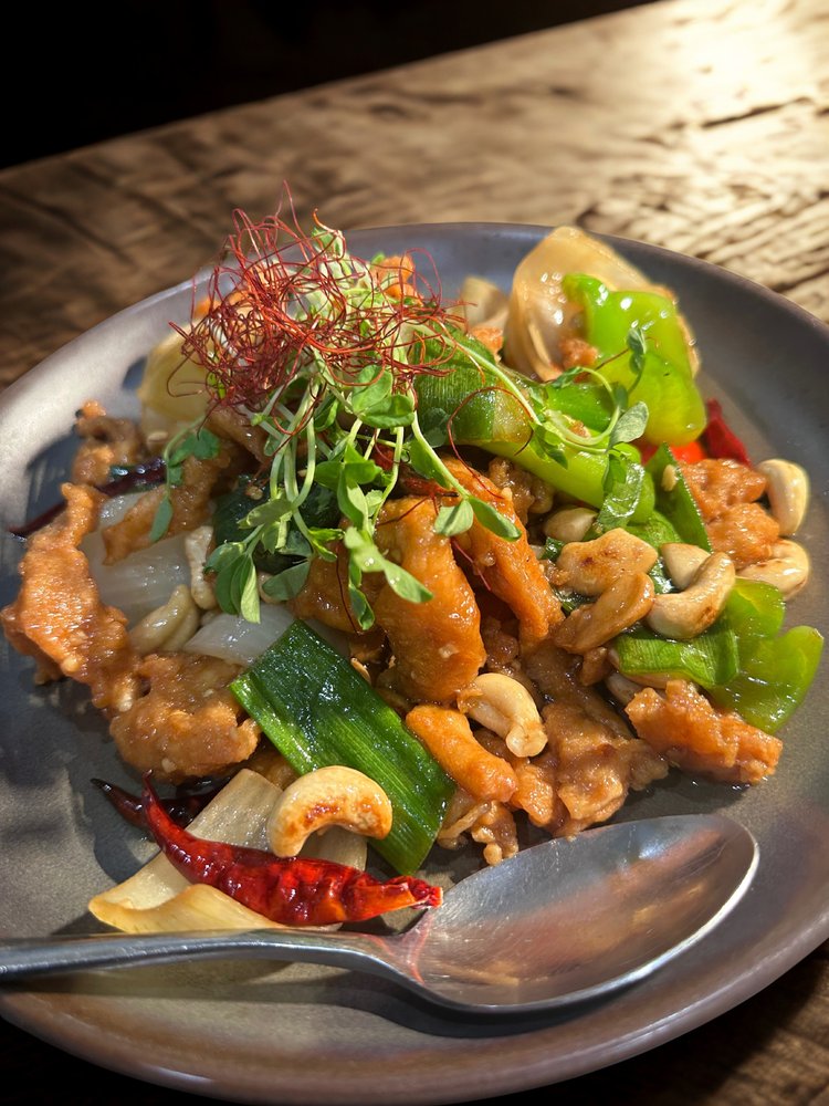 Crispy Chicken Cashew Nut